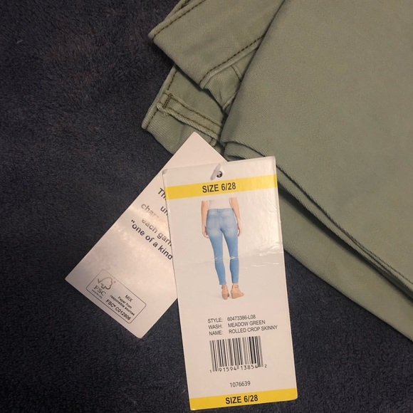 Jessica Simpson Soft Sculpt Skinny Jeans - Picture 4 of 4